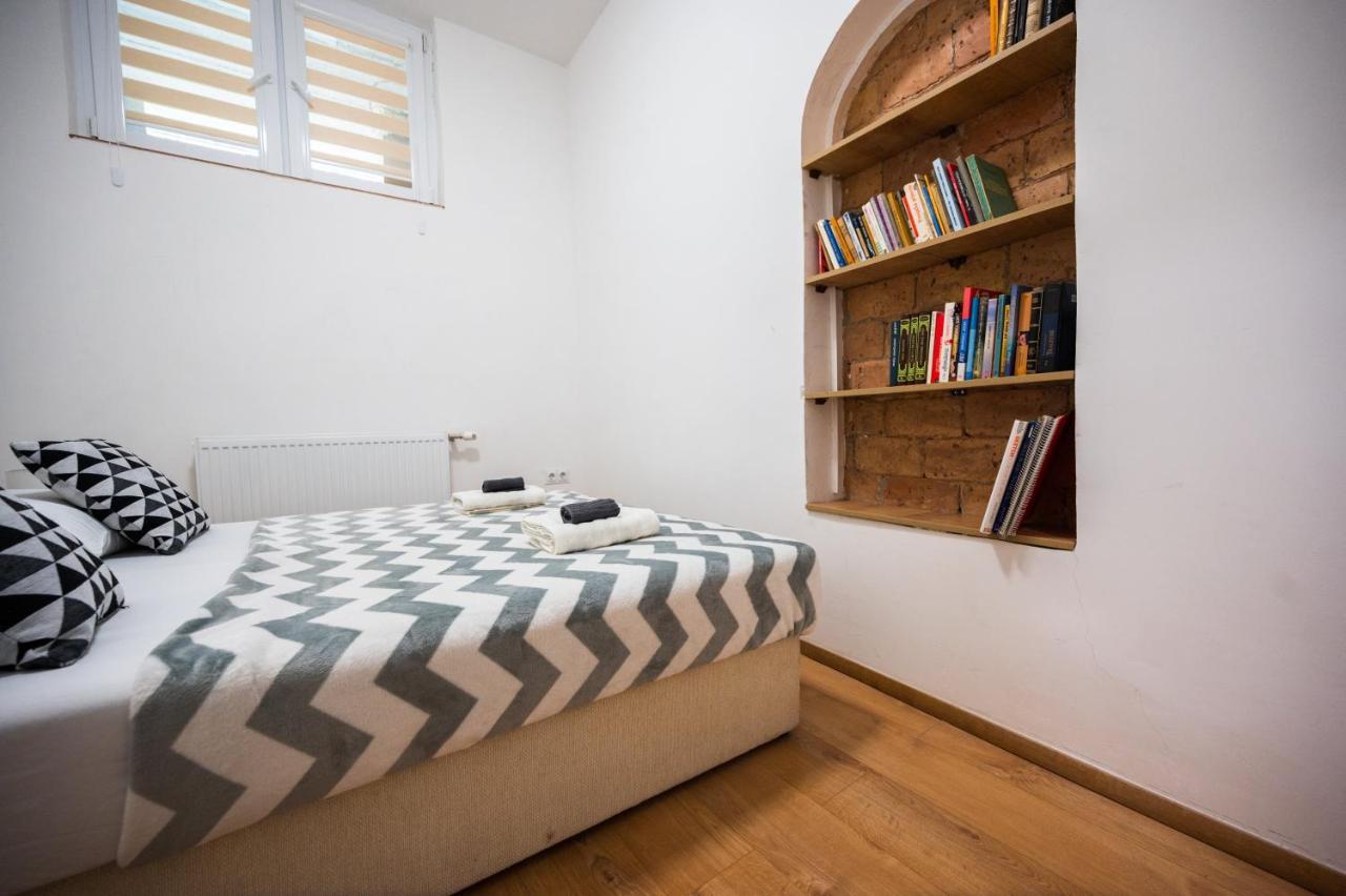 Spacious And Bright 2Bdr Apartment In The Old Town Сараево Экстерьер фото